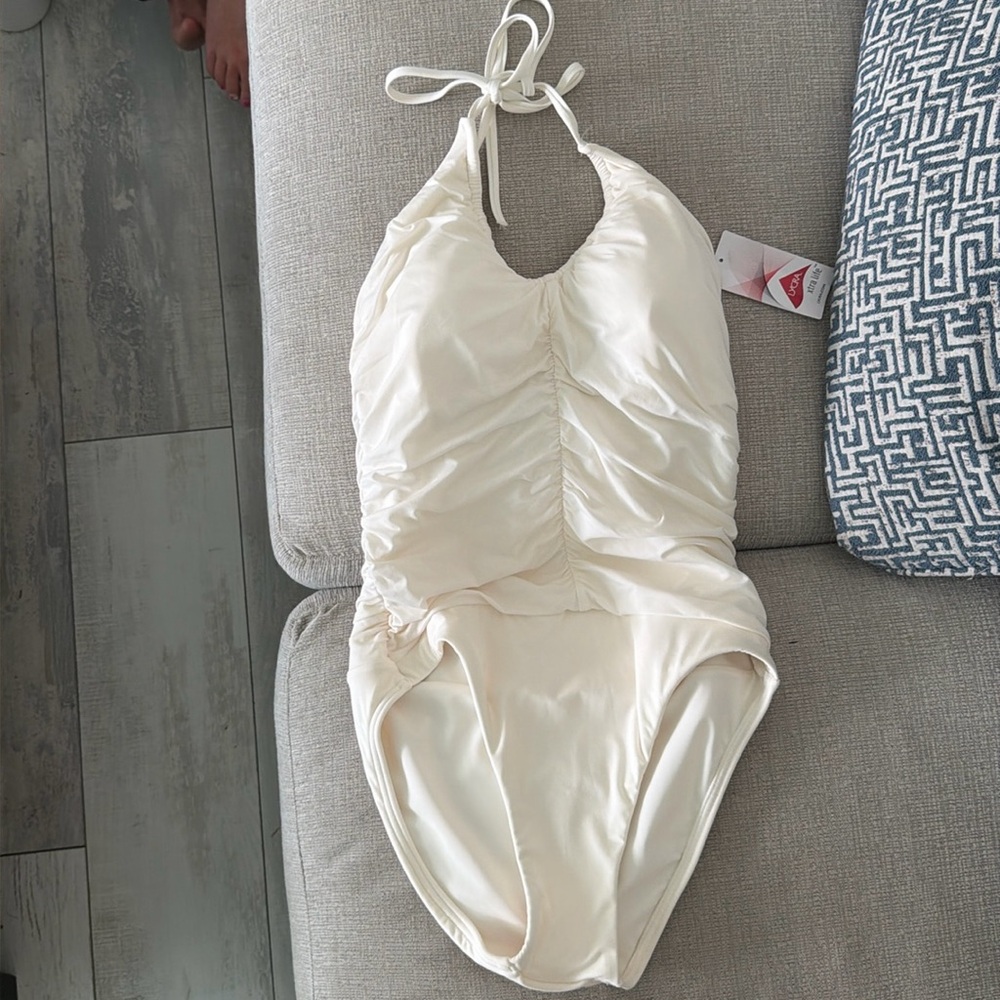 NWT Land’s End ruched swimsuit